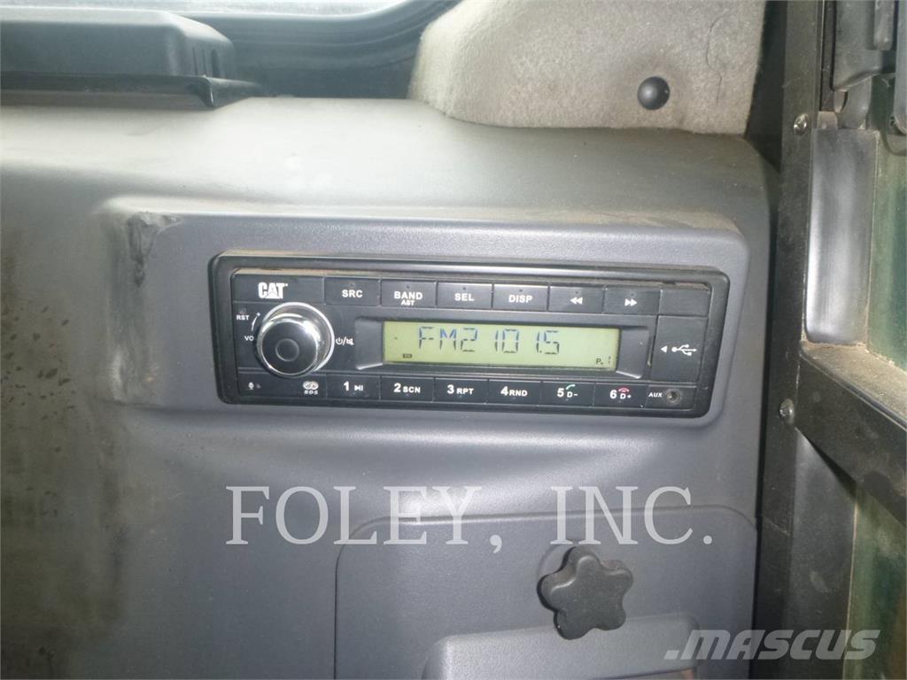 CAT 259D3 لوادر زحافة