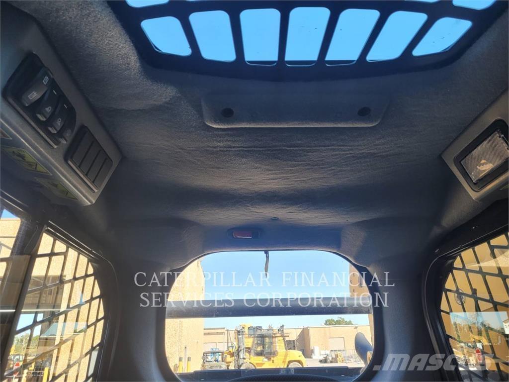 CAT 259D3 لوادر زحافة