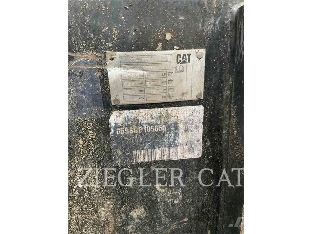 CAT 259D3 لوادر زحافة