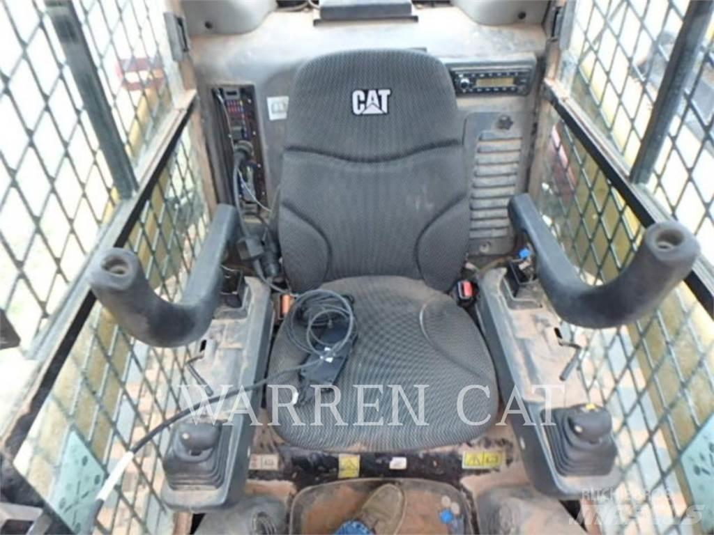 CAT 259D3 C3H2 لوادر زحافة