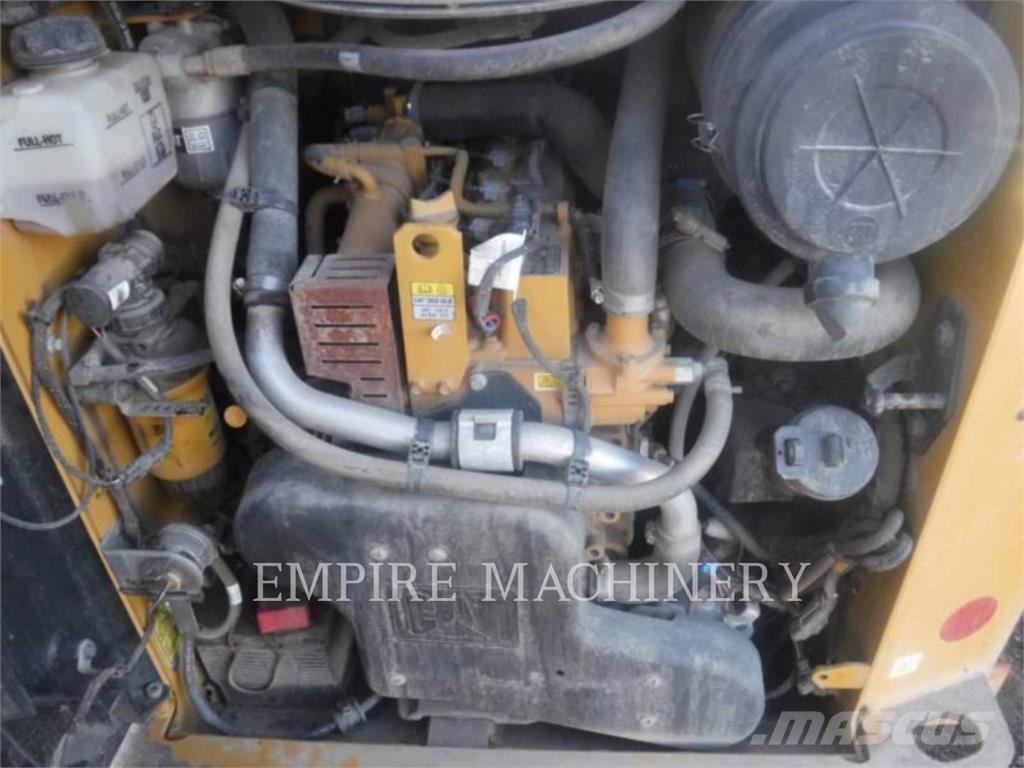 CAT 259D3 CA لوادر انزلاقية التوجيه