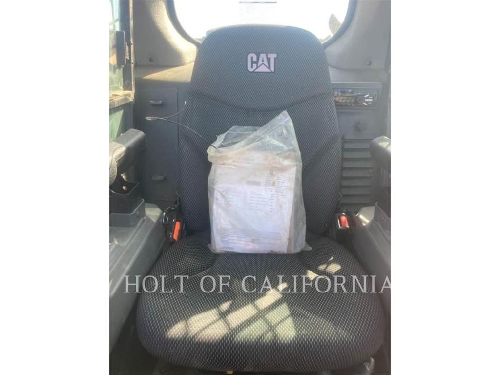CAT 259D3 HF لوادر انزلاقية التوجيه