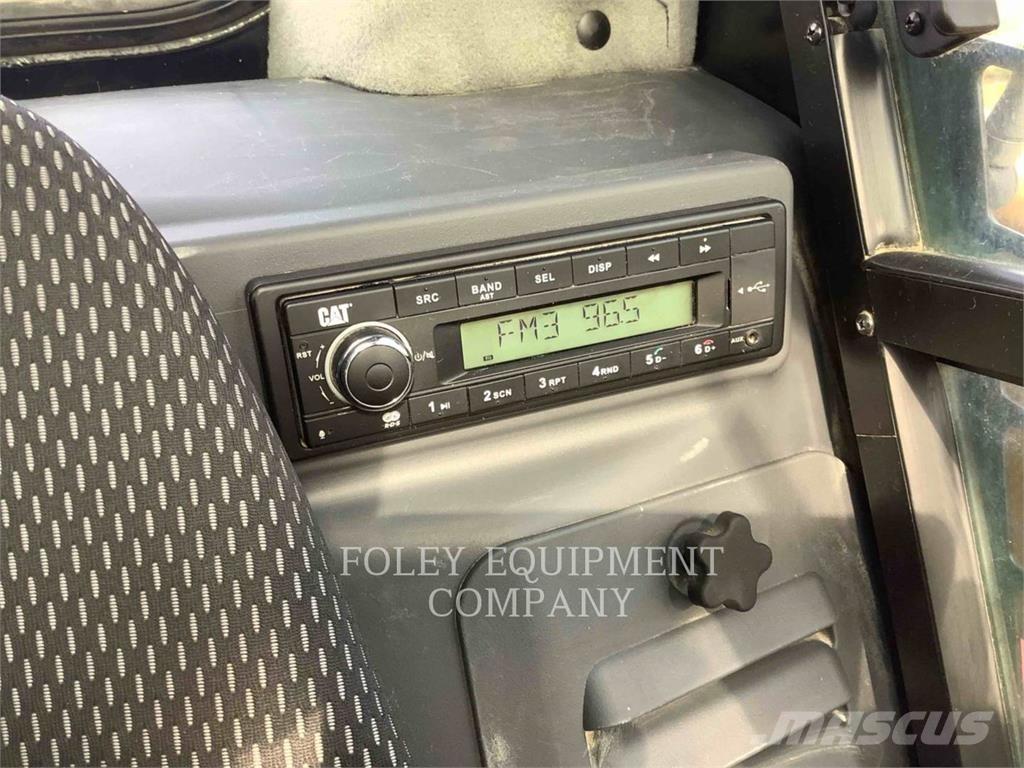 CAT 259D3STD2C لوادر انزلاقية التوجيه