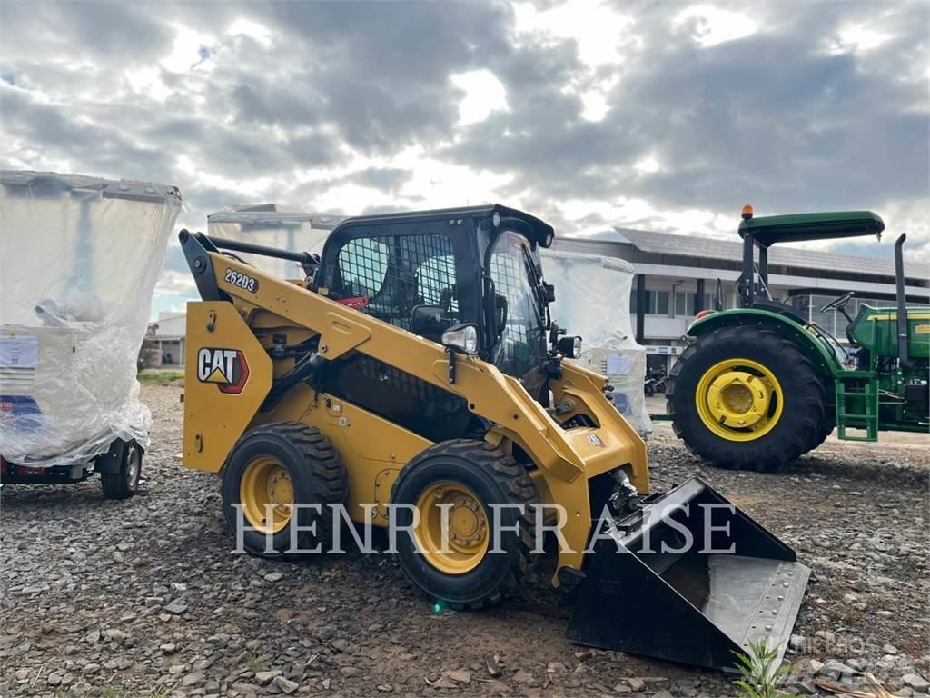 CAT 262 D لوادر انزلاقية التوجيه