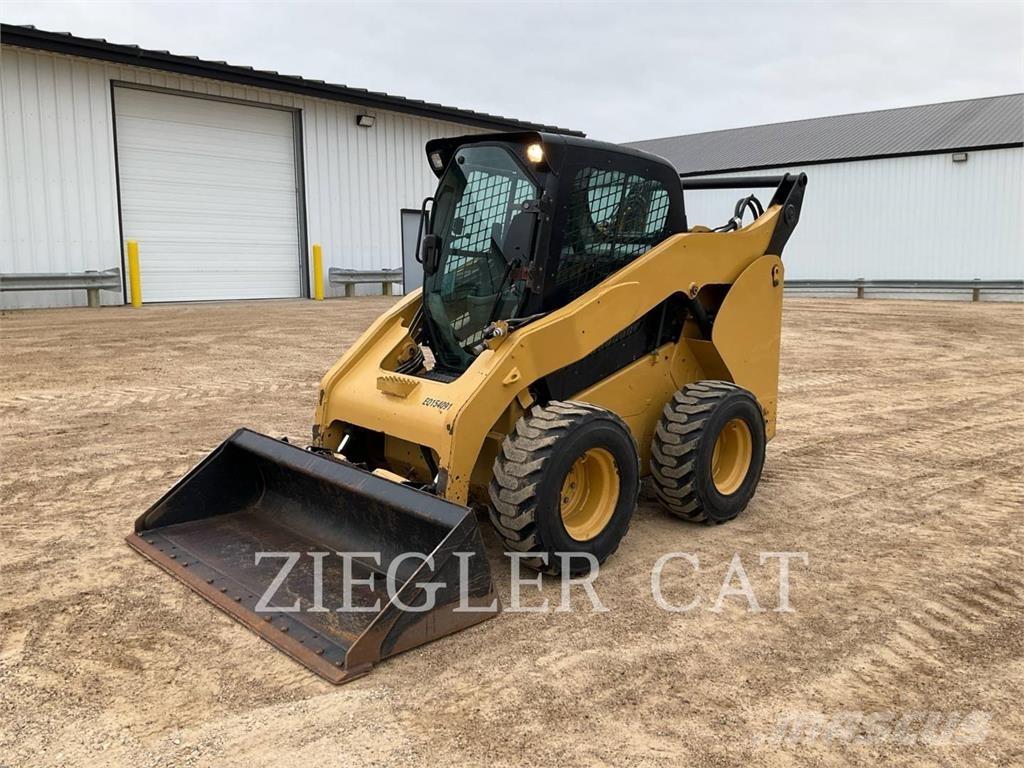 CAT 262C لوادر انزلاقية التوجيه
