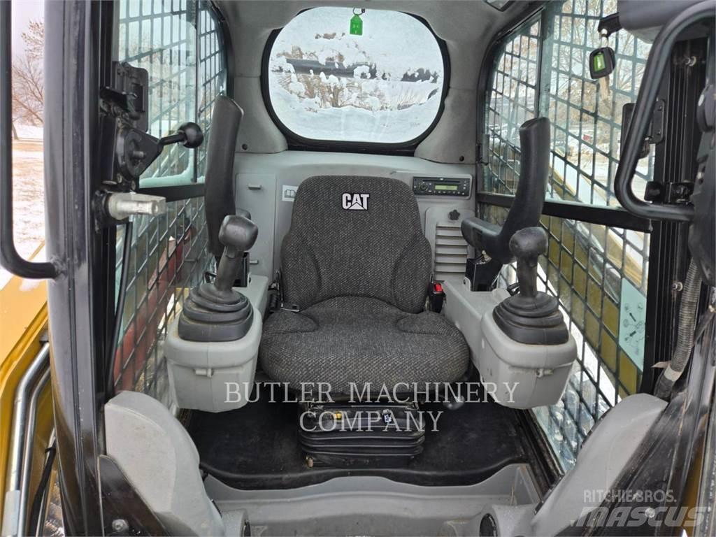 CAT 262C C3S4 لوادر انزلاقية التوجيه