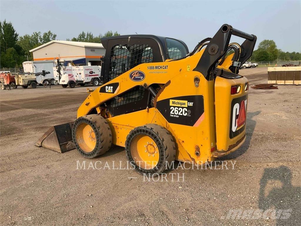CAT 262C2 لوادر انزلاقية التوجيه