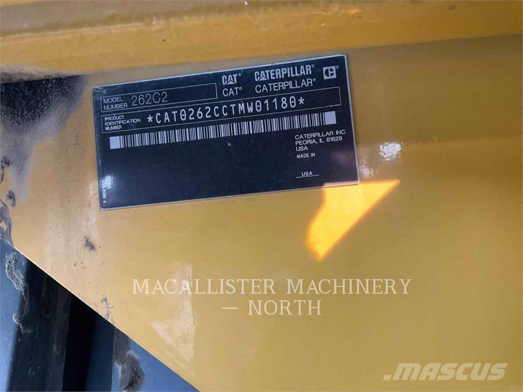 CAT 262C2 لوادر انزلاقية التوجيه