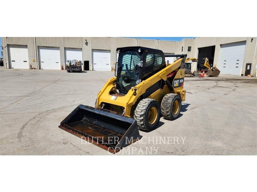 CAT 262D لوادر انزلاقية التوجيه