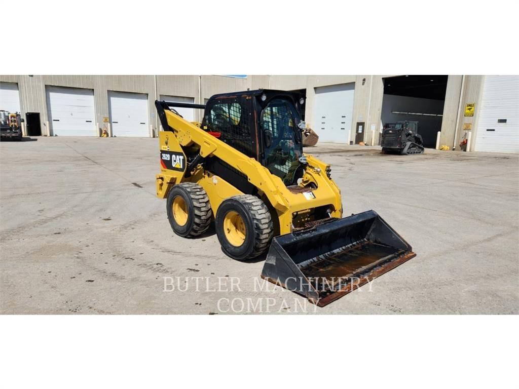 CAT 262D لوادر انزلاقية التوجيه
