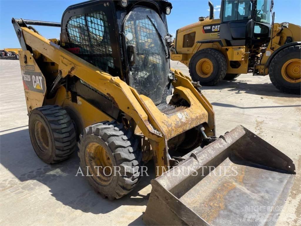 CAT 262D لوادر انزلاقية التوجيه