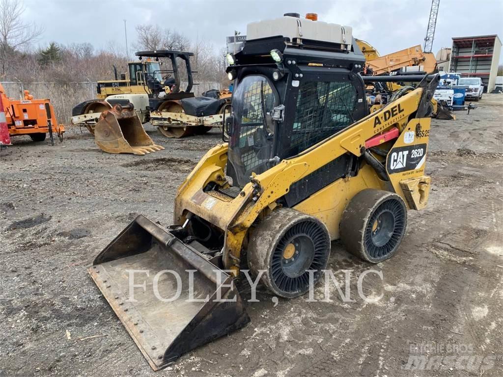 CAT 262D لوادر انزلاقية التوجيه