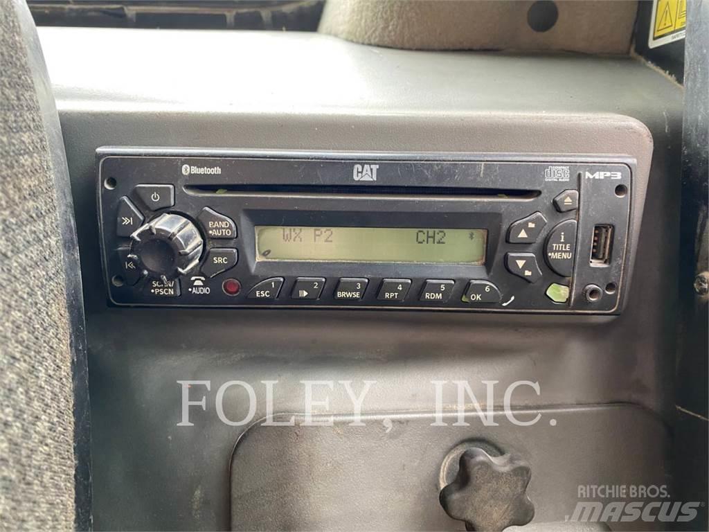 CAT 262D لوادر انزلاقية التوجيه