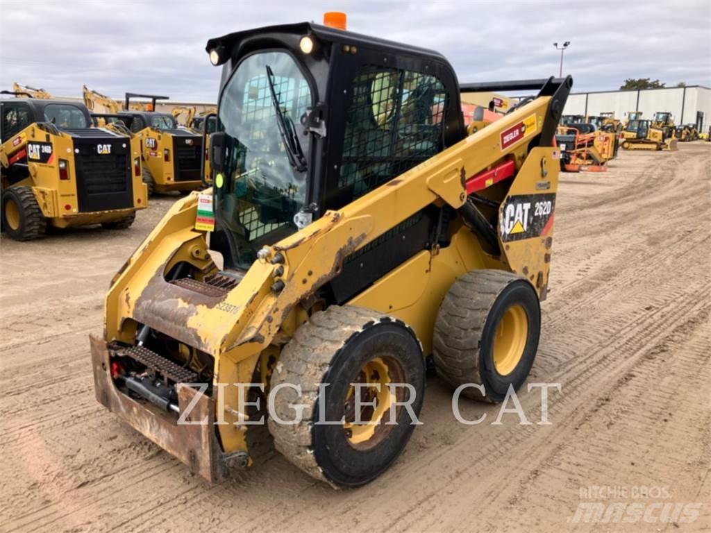 CAT 262D لوادر انزلاقية التوجيه