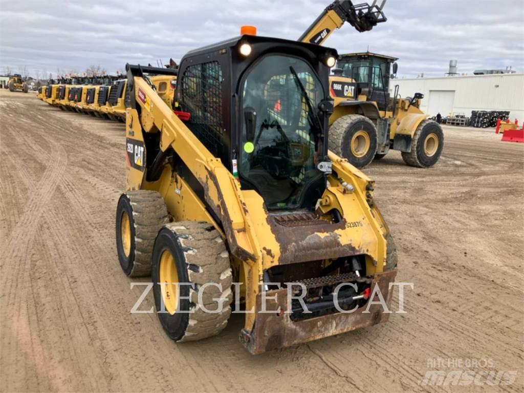 CAT 262D لوادر انزلاقية التوجيه