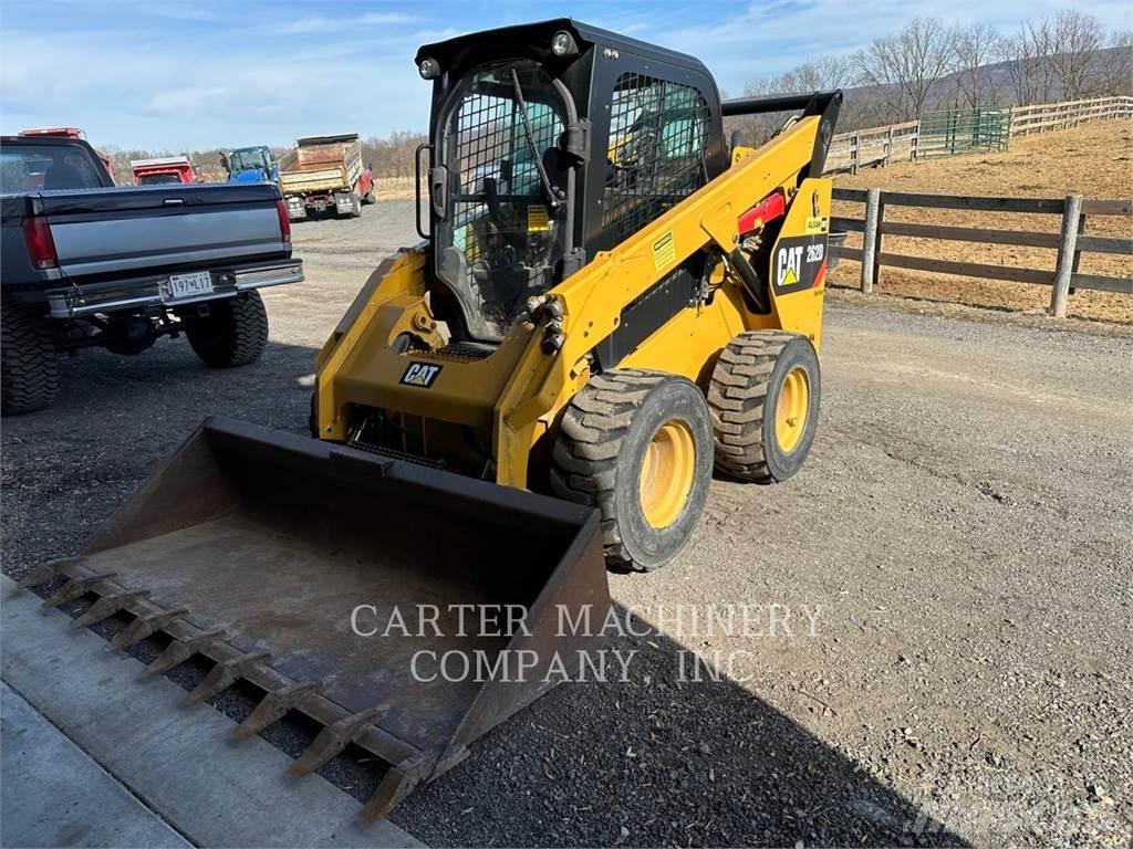 CAT 262D لوادر انزلاقية التوجيه