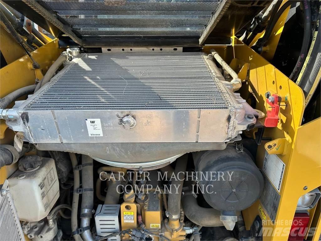 CAT 262D لوادر انزلاقية التوجيه