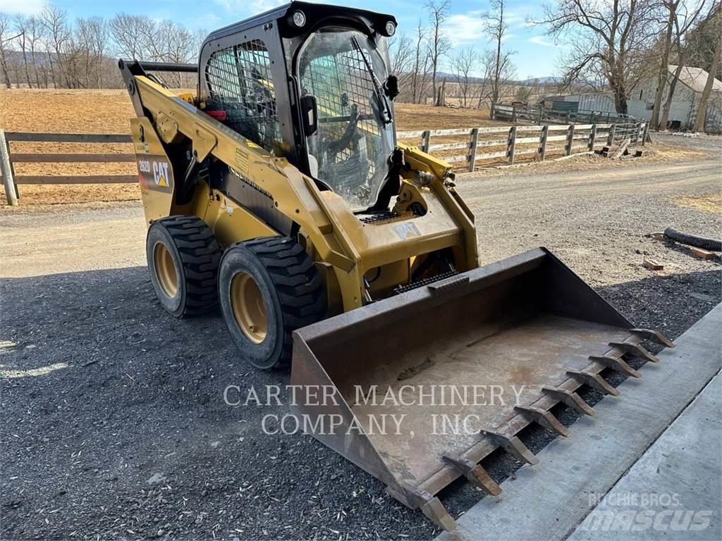 CAT 262D لوادر انزلاقية التوجيه