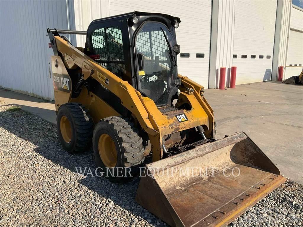CAT 262D لوادر انزلاقية التوجيه