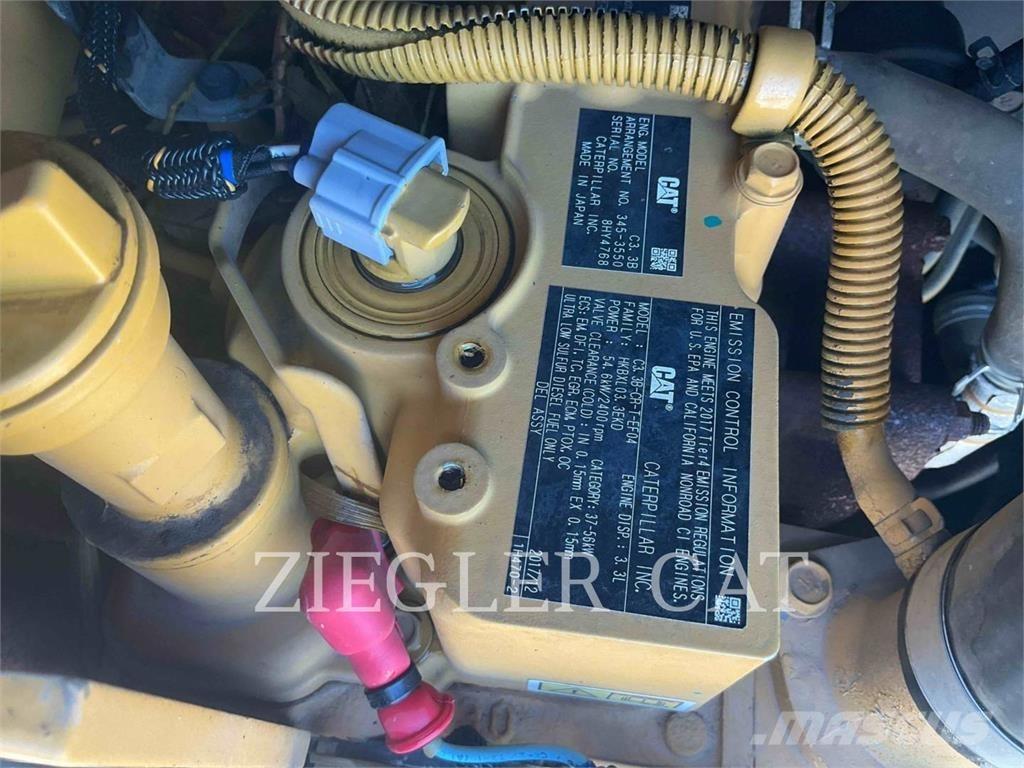 CAT 262D لوادر انزلاقية التوجيه
