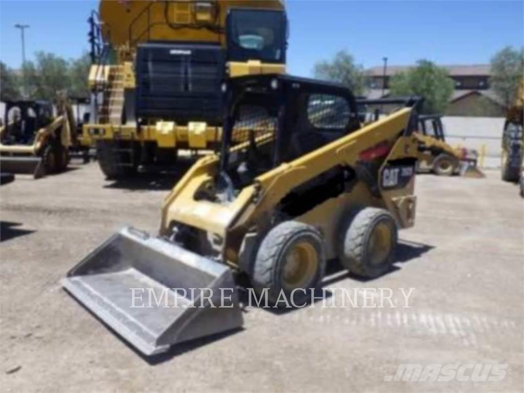 CAT 262D لوادر انزلاقية التوجيه