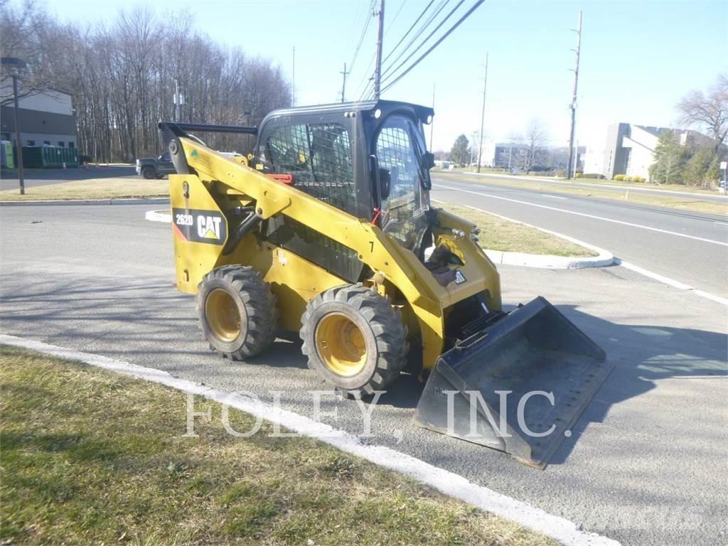 CAT 262D لوادر انزلاقية التوجيه