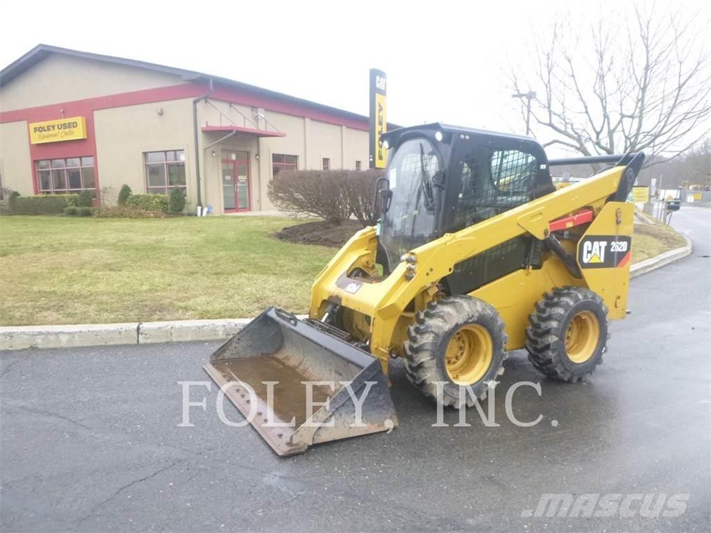 CAT 262D لوادر انزلاقية التوجيه