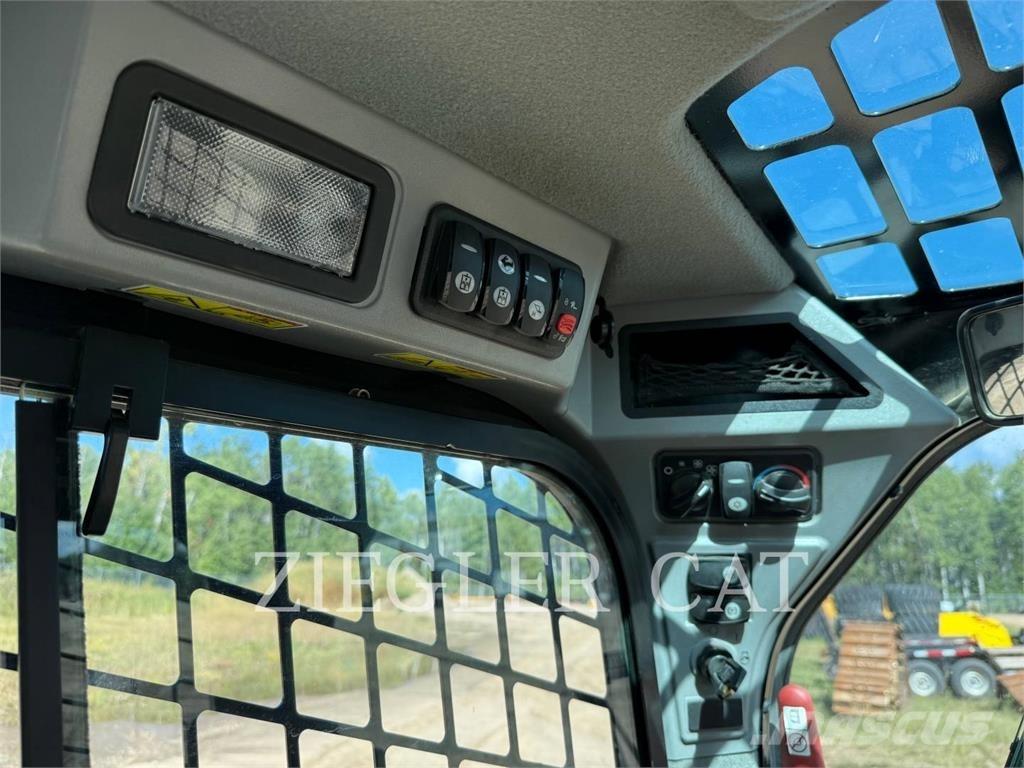 CAT 262D لوادر انزلاقية التوجيه