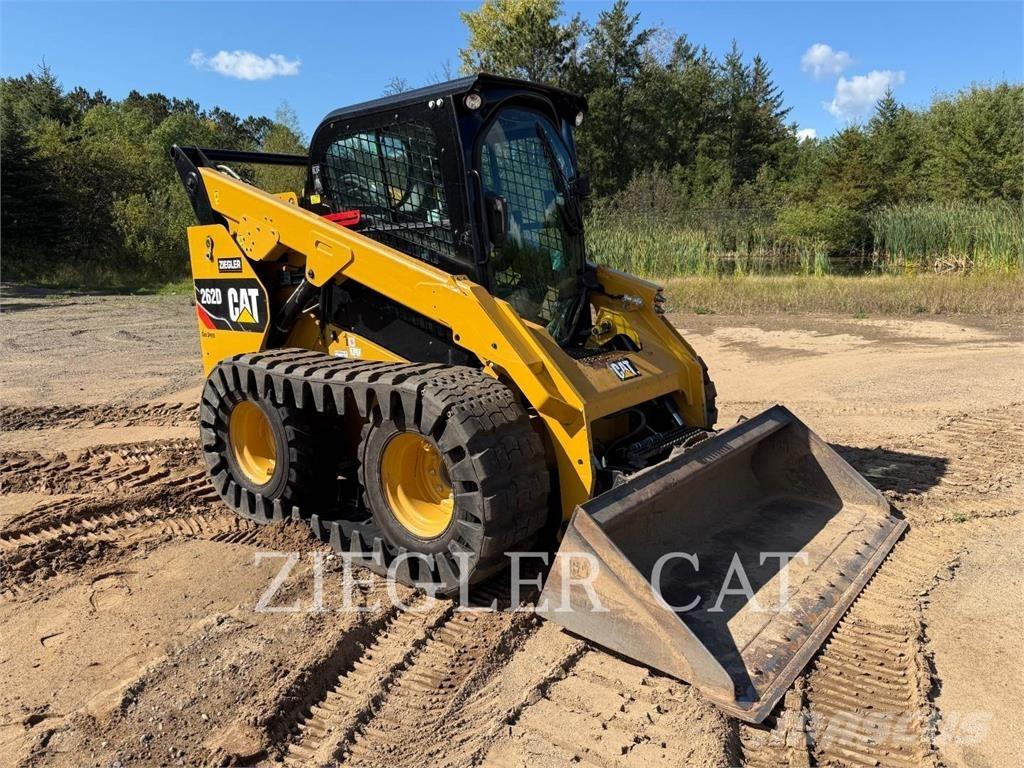 CAT 262D لوادر انزلاقية التوجيه
