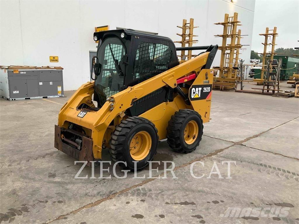 CAT 262D لوادر انزلاقية التوجيه