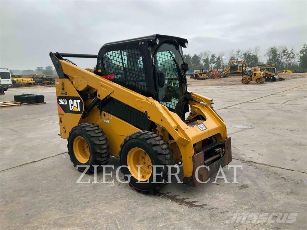 CAT 262D لوادر انزلاقية التوجيه