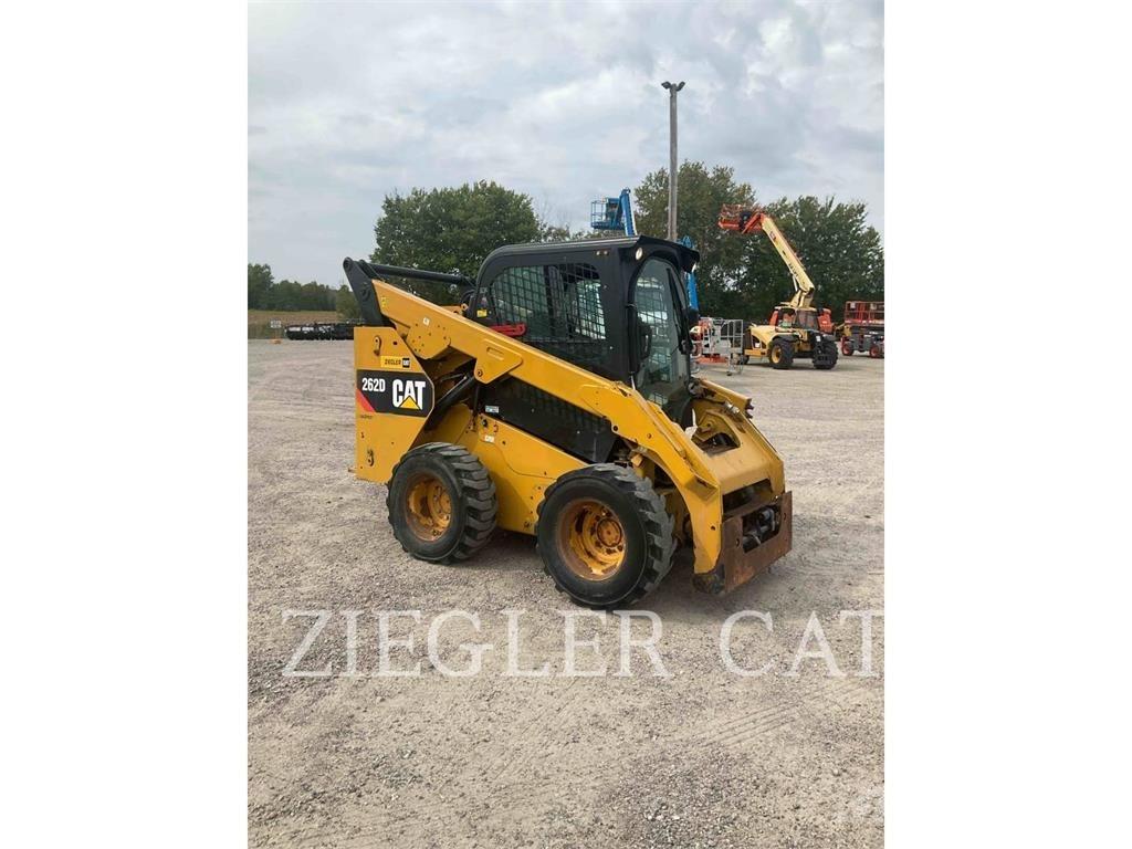 CAT 262D لوادر انزلاقية التوجيه