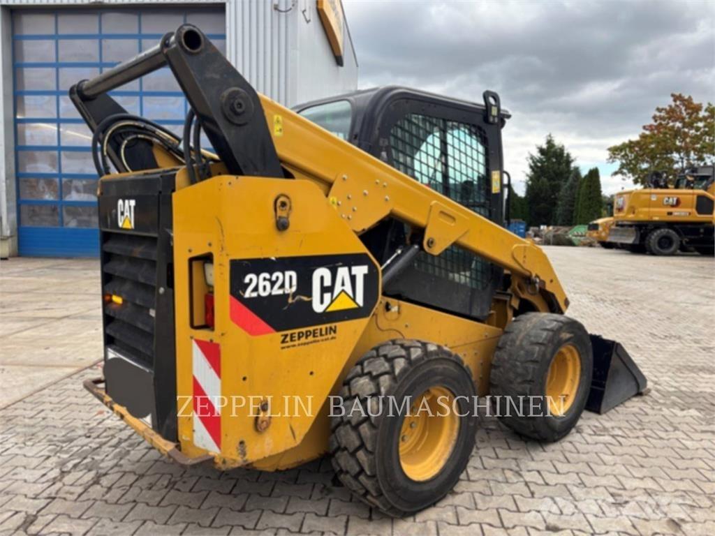 CAT 262D لوادر انزلاقية التوجيه