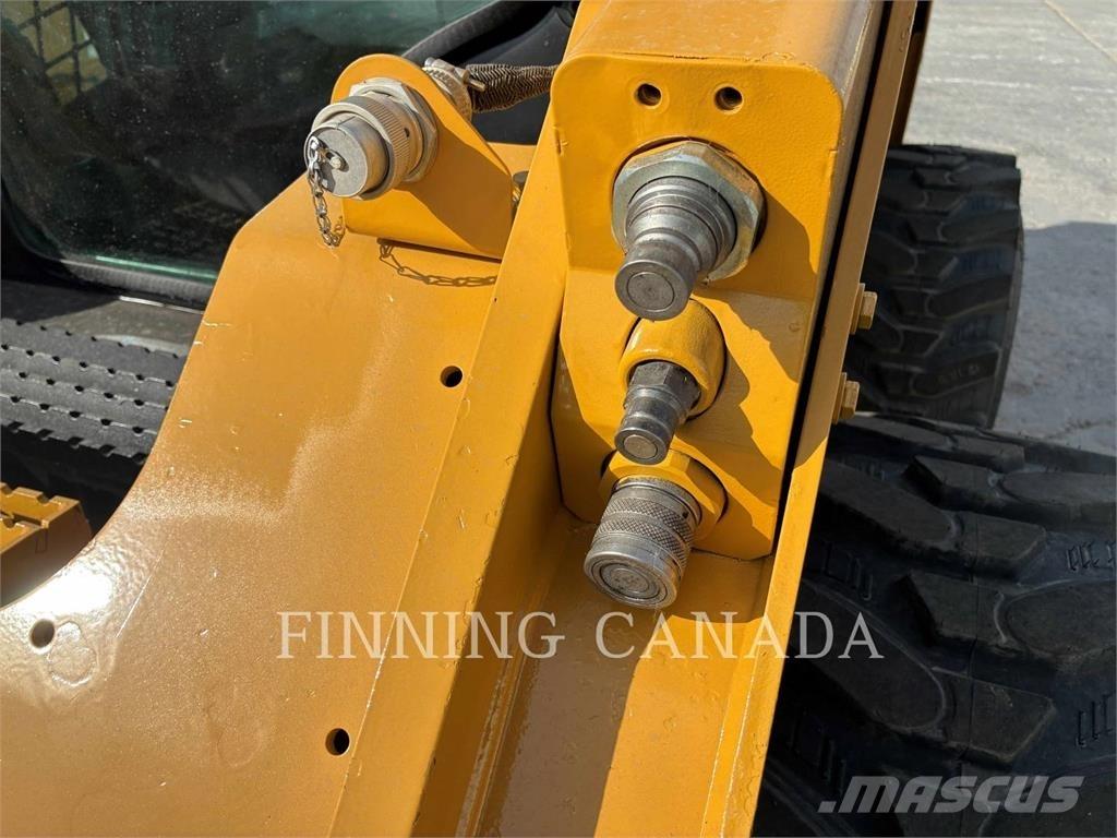 CAT 262D لوادر انزلاقية التوجيه