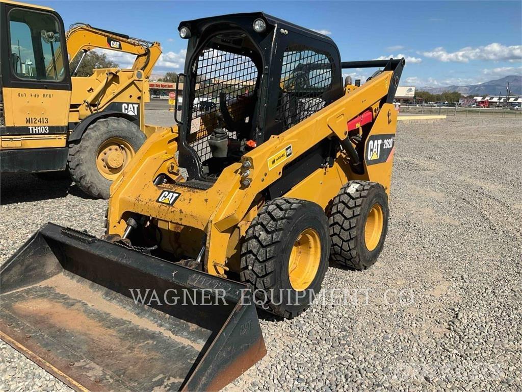 CAT 262D لوادر انزلاقية التوجيه