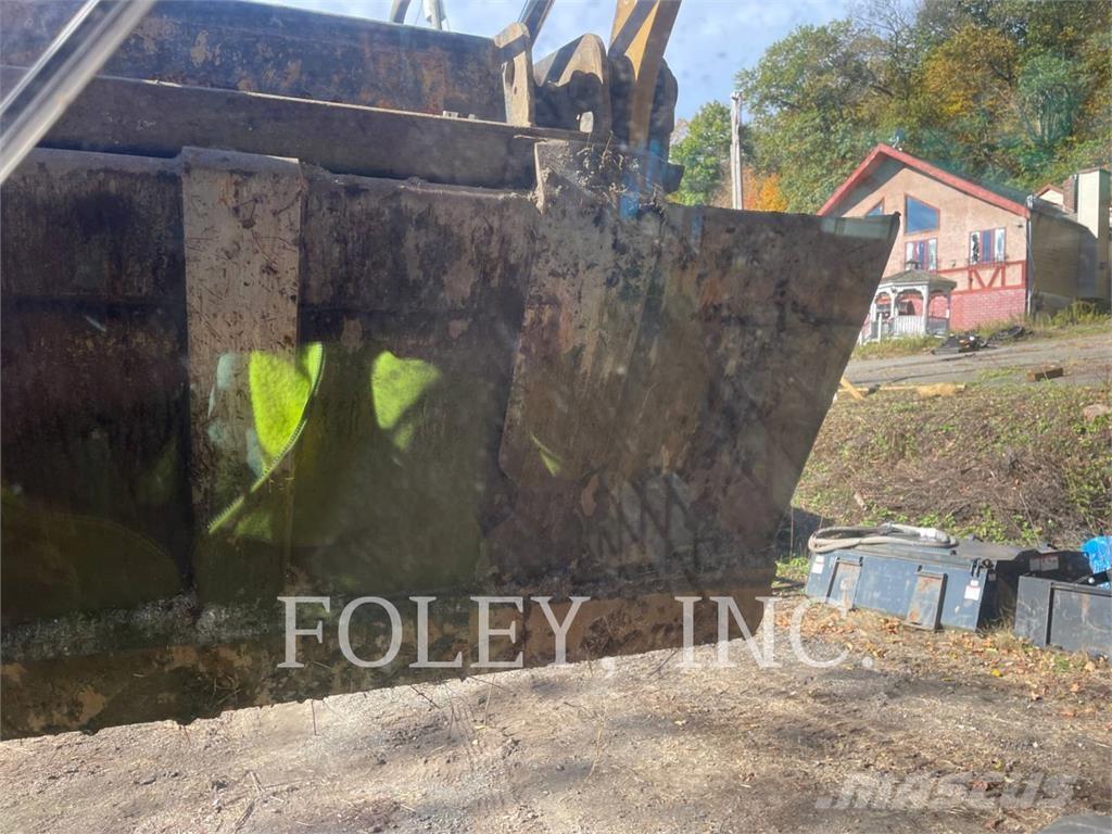 CAT 262D لوادر انزلاقية التوجيه