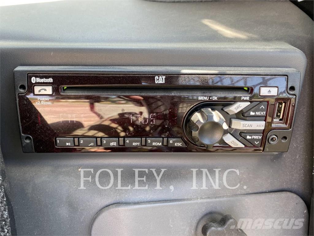 CAT 262D لوادر انزلاقية التوجيه