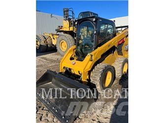 CAT 262D 3 لوادر انزلاقية التوجيه