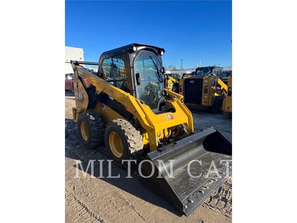 CAT 262D 3 لوادر انزلاقية التوجيه
