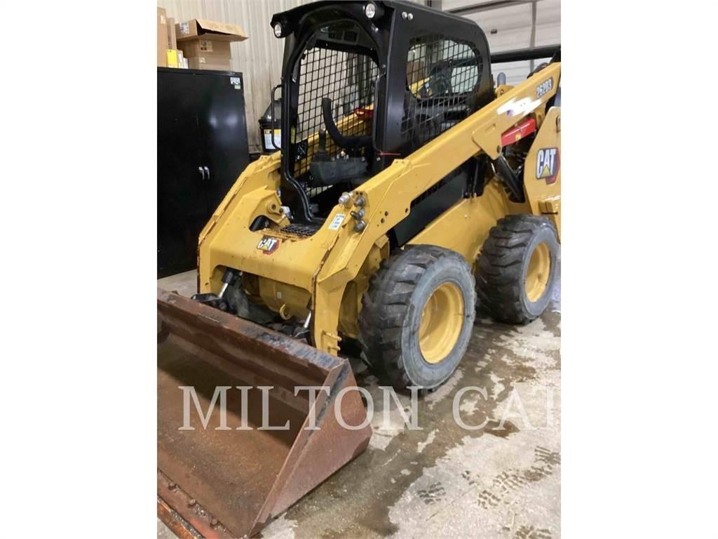 CAT 262D 3 لوادر انزلاقية التوجيه