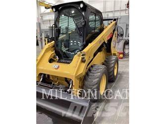 CAT 262D 3 لوادر انزلاقية التوجيه