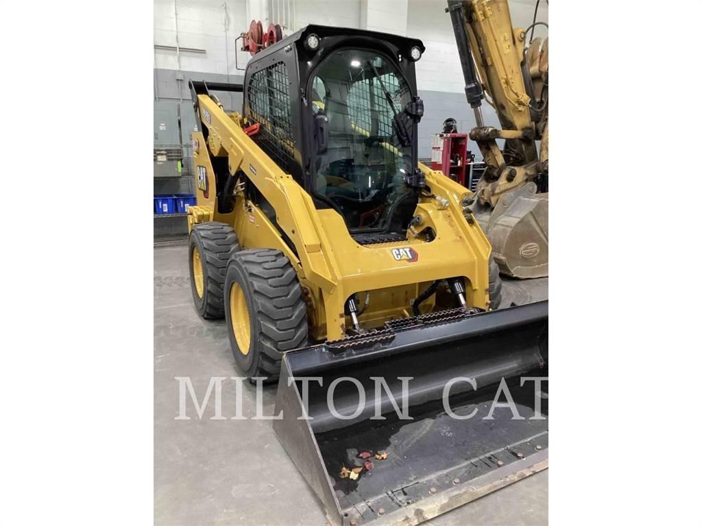 CAT 262D 3 لوادر انزلاقية التوجيه
