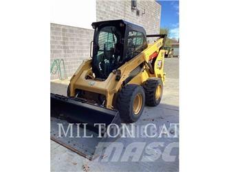 CAT 262D 3 لوادر انزلاقية التوجيه