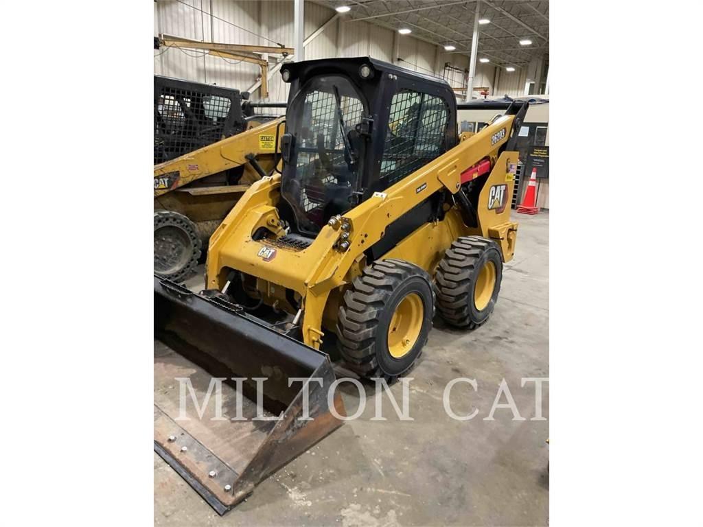 CAT 262D 3 لوادر انزلاقية التوجيه