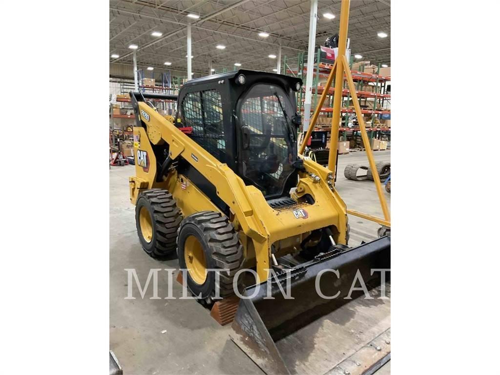 CAT 262D 3 لوادر انزلاقية التوجيه