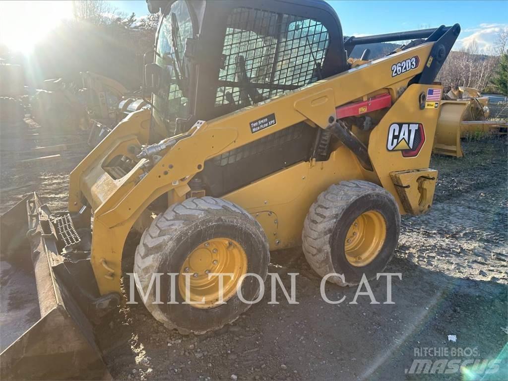 CAT 262D 3 لوادر انزلاقية التوجيه