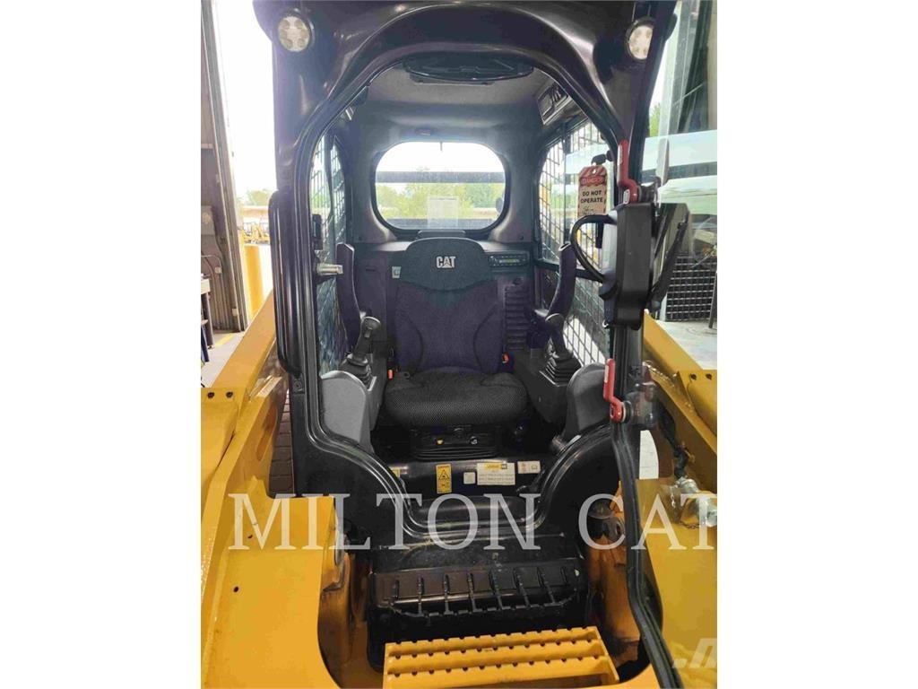 CAT 262D 3 لوادر انزلاقية التوجيه