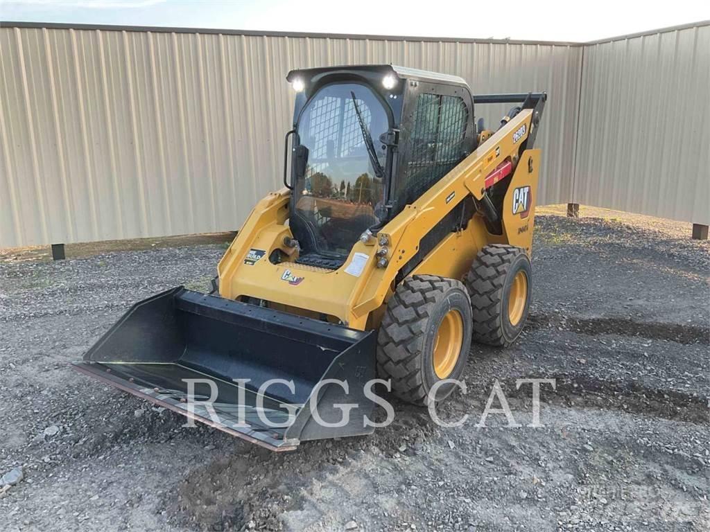 CAT 262D A لوادر انزلاقية التوجيه