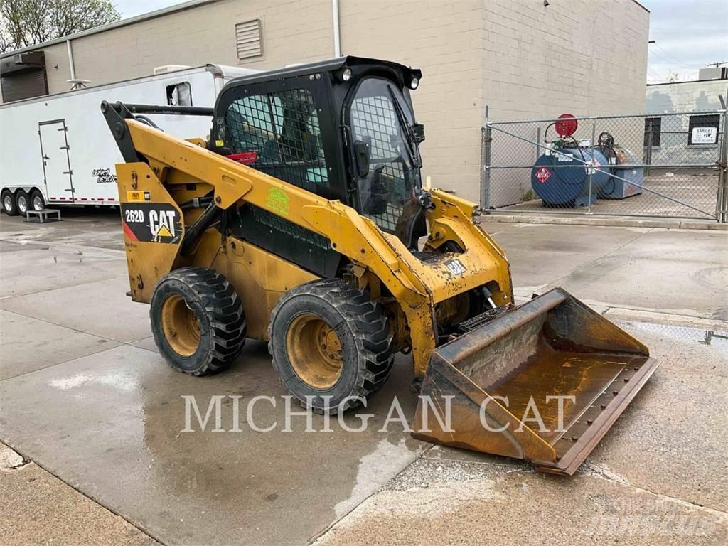 CAT 262D A2Q لوادر انزلاقية التوجيه