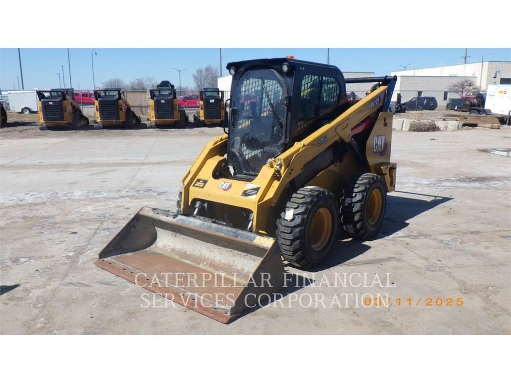 CAT 262D3 لوادر انزلاقية التوجيه